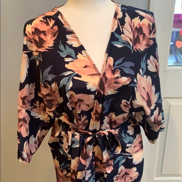 Altar’d State Floral Robe - Picture 2 of 6